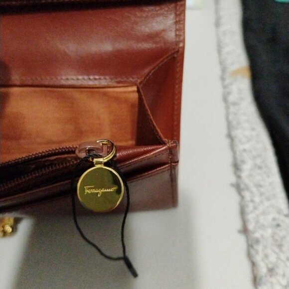 Salvatore Ferragamo Gancini Leather Clip Long Wallet - Picture 12 of 14